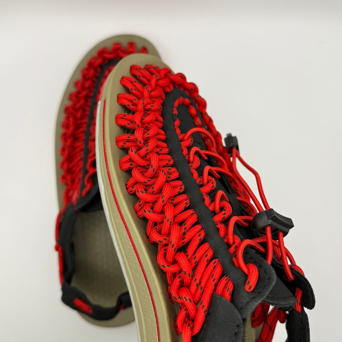 Leo Wave Sandals