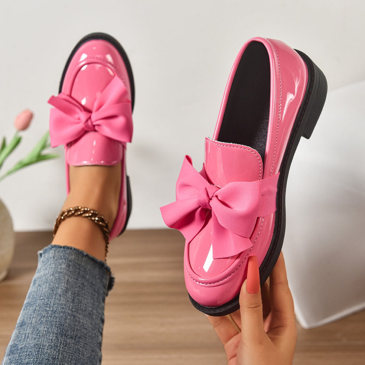 Cushioned Bow Loafers