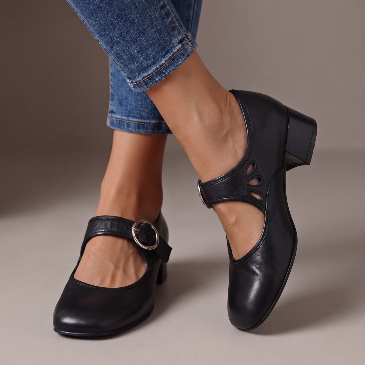 Cushioned Leather Comfort Sandals