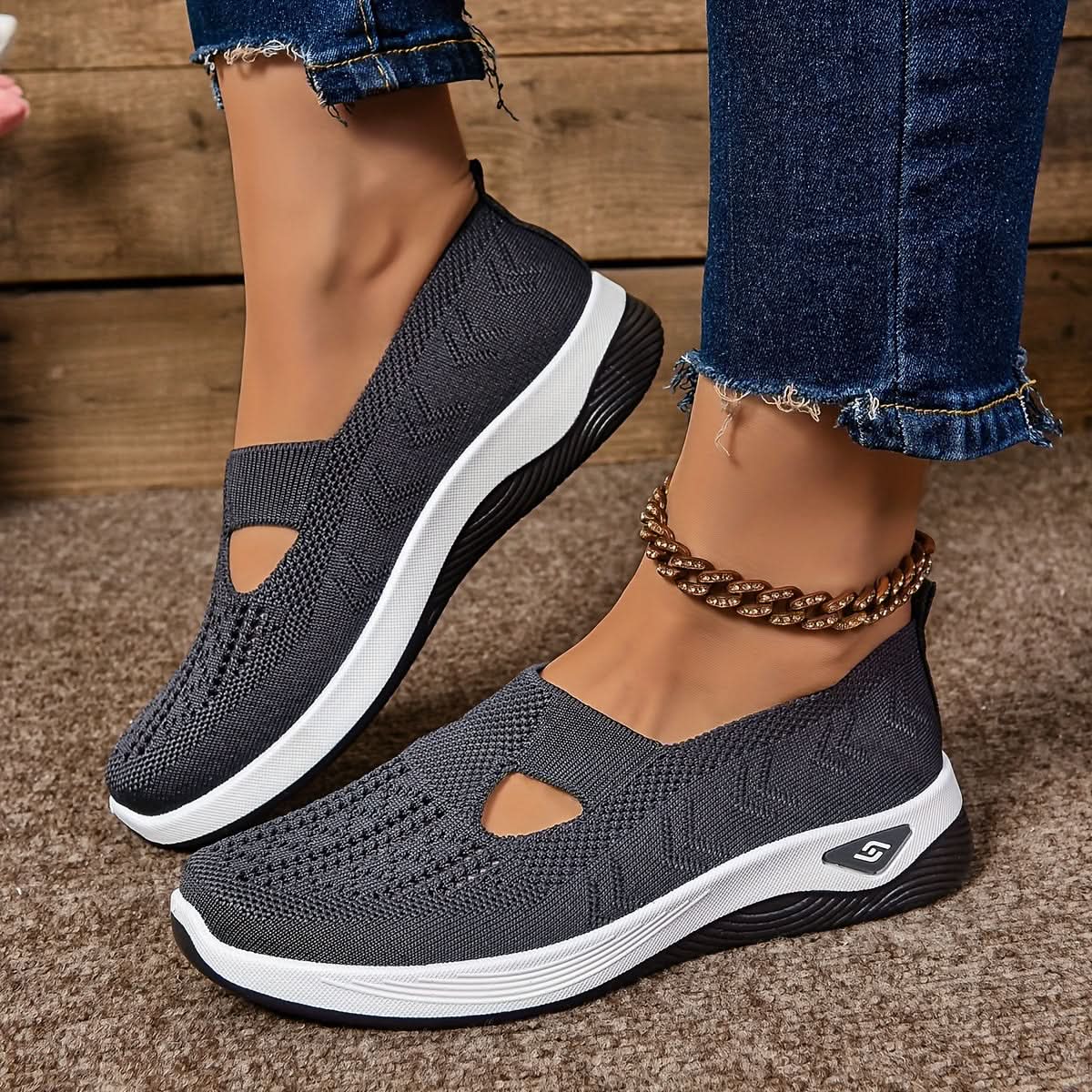 Elara Comfort Sneakers